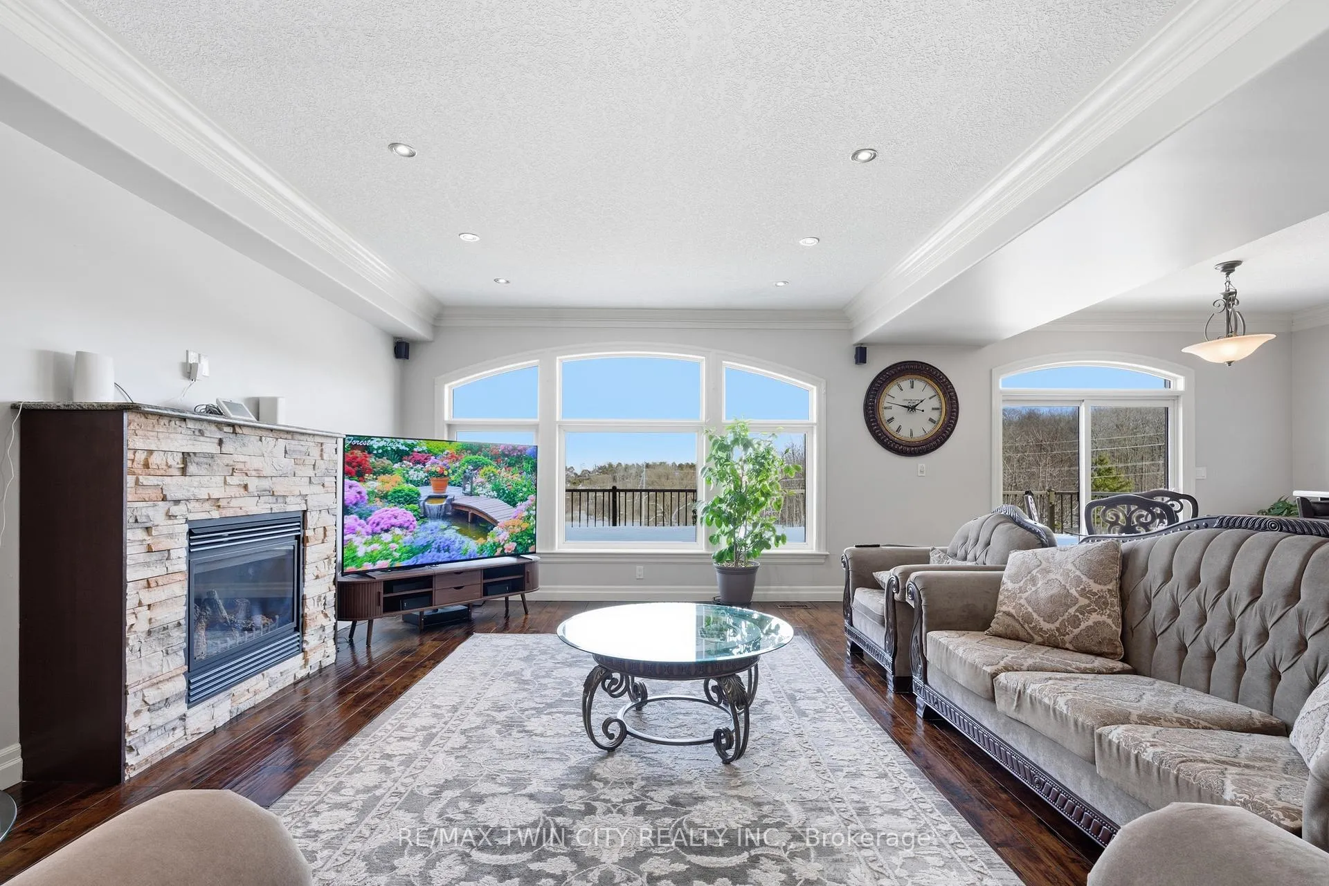 Photo 8 of 59 Newcastle Drive, Kitchener — HOMEH