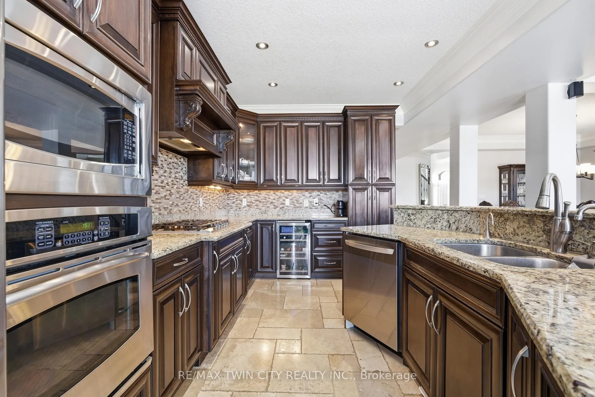 Photo 12 of 59 Newcastle Drive, Kitchener — HOMEH