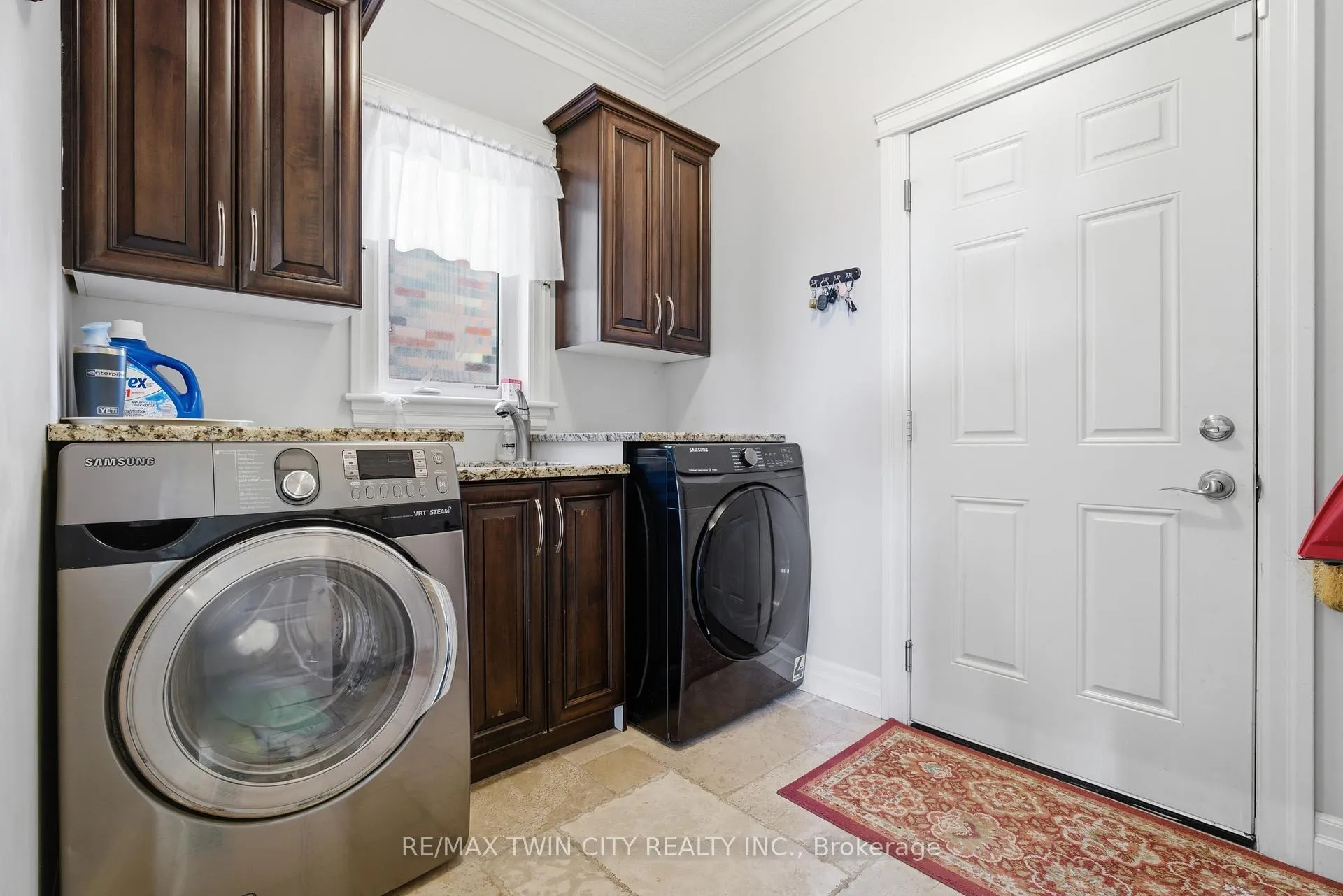 Photo 18 of 59 Newcastle Drive, Kitchener — HOMEH