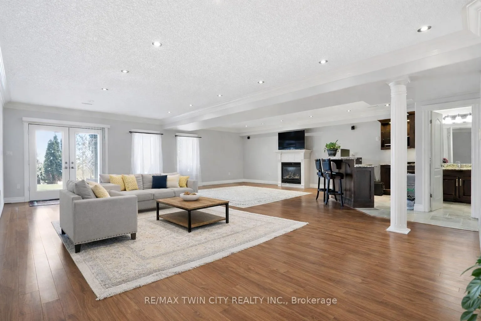 Photo 33 of 59 Newcastle Drive, Kitchener — HOMEH
