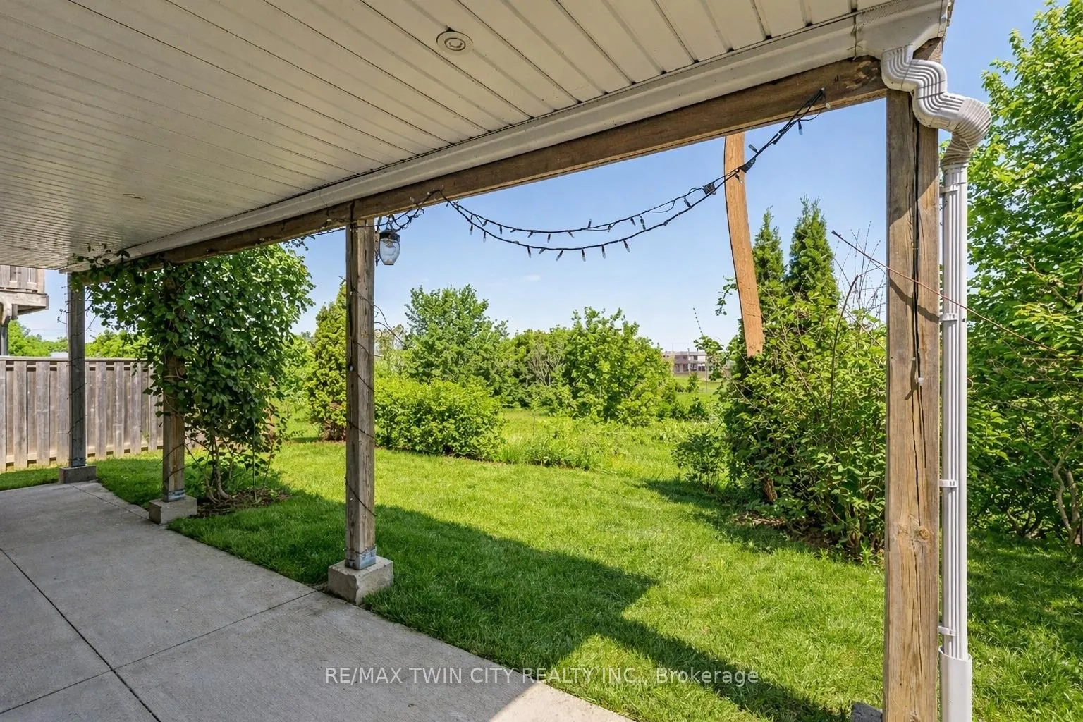 Photo 41 of 59 Newcastle Drive, Kitchener — HOMEH