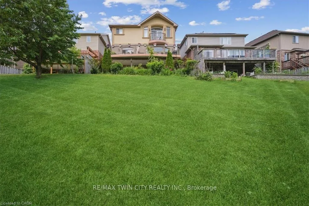 Photo 42 of 59 Newcastle Drive, Kitchener — HOMEH