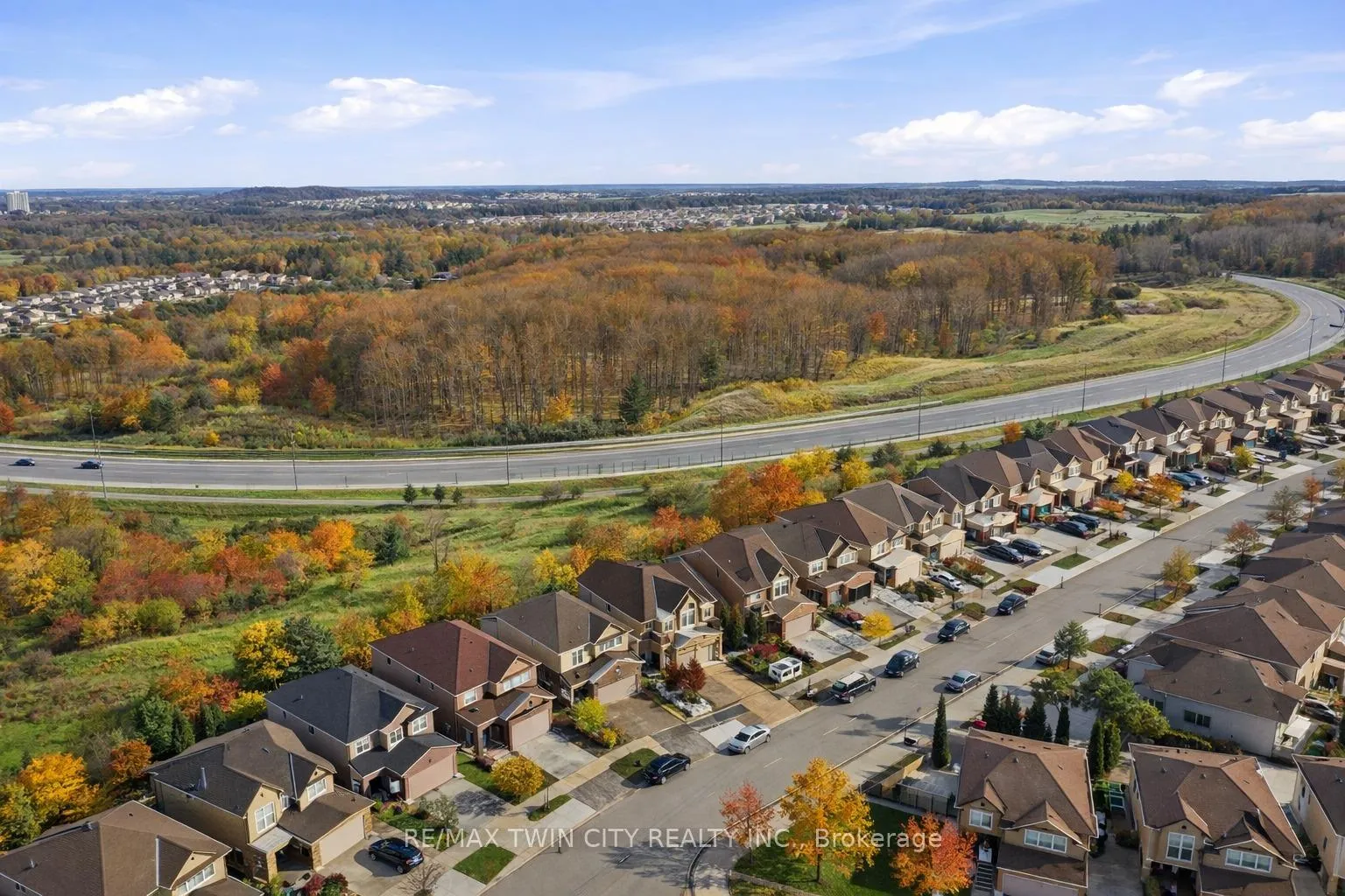 Photo 44 of 59 Newcastle Drive, Kitchener — HOMEH