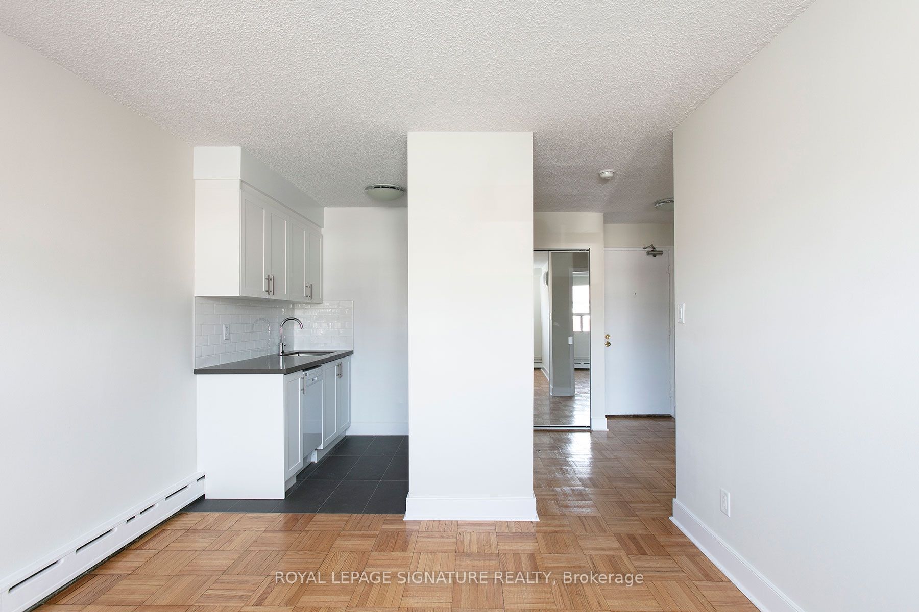 Front of Unit 206, 990 Avenue Road