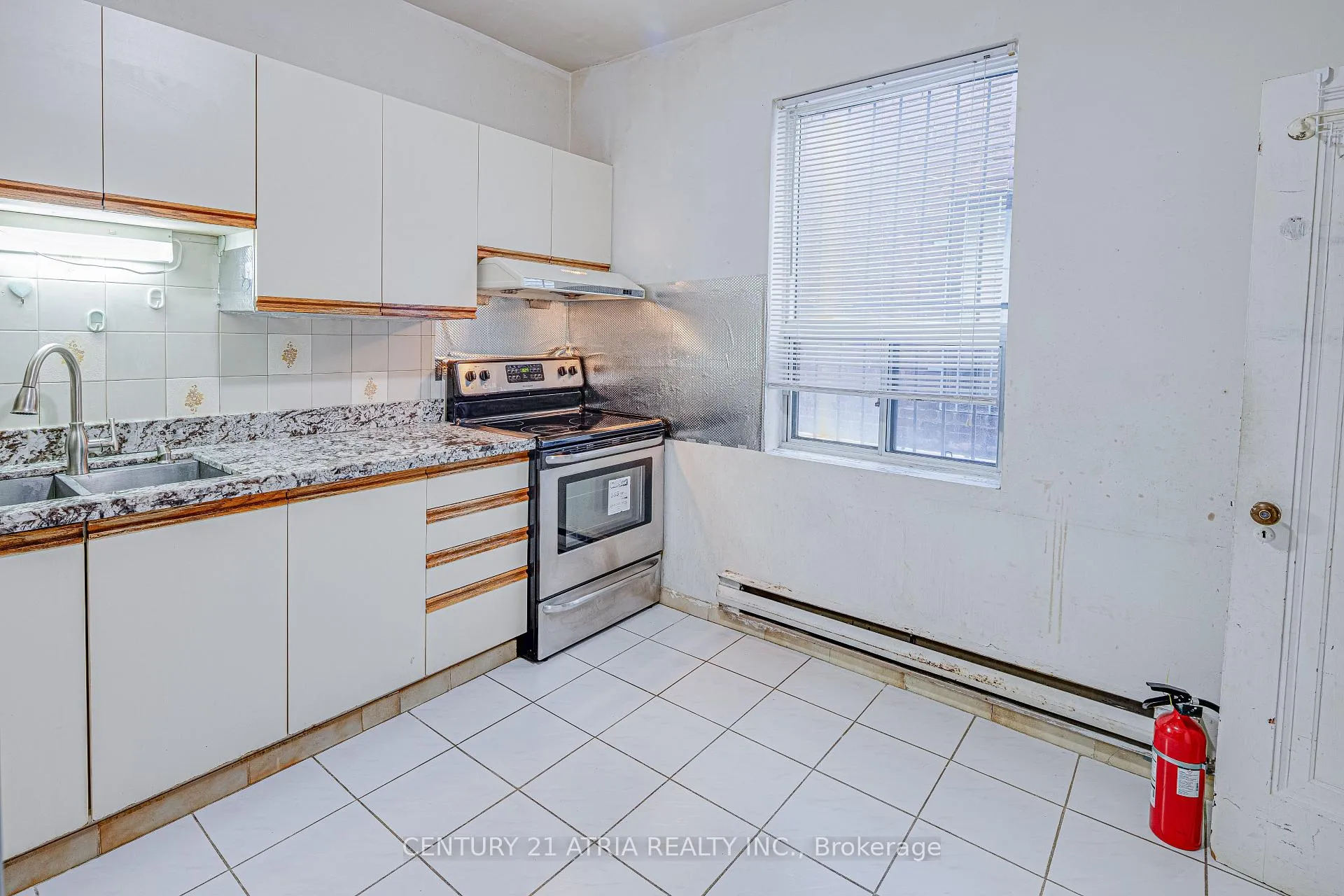 Photo 4 of 1564 Danforth Avenue, Toronto, Danforth — HOMEH