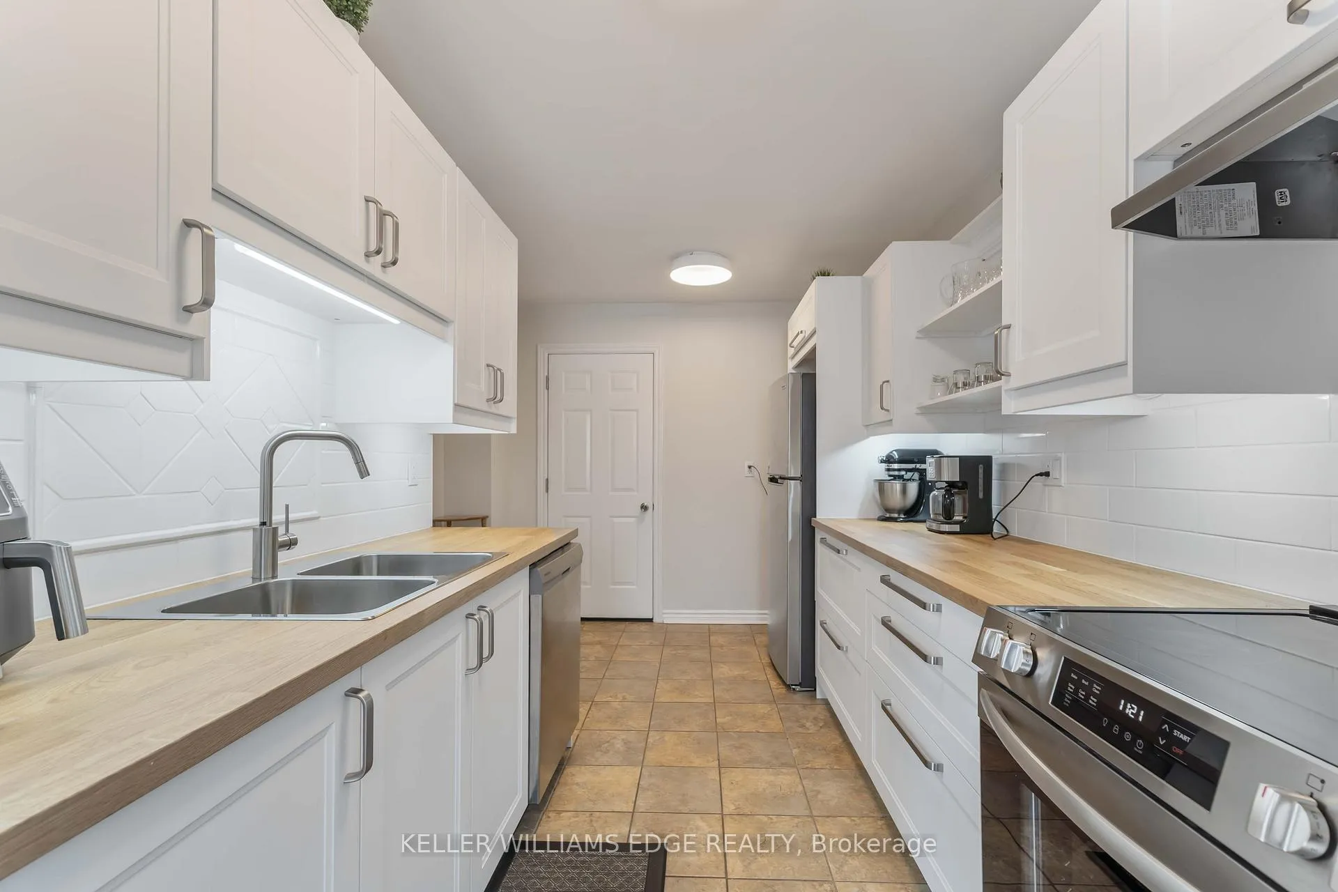 Photo 1 of Unit 22, 300 Rexford Drive, Hamilton, Randall — HOMEH
