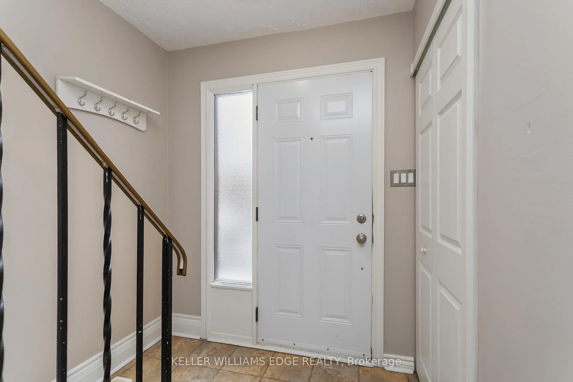 Photo 3 of Unit 22, 300 Rexford Drive, Hamilton, Randall — HOMEH