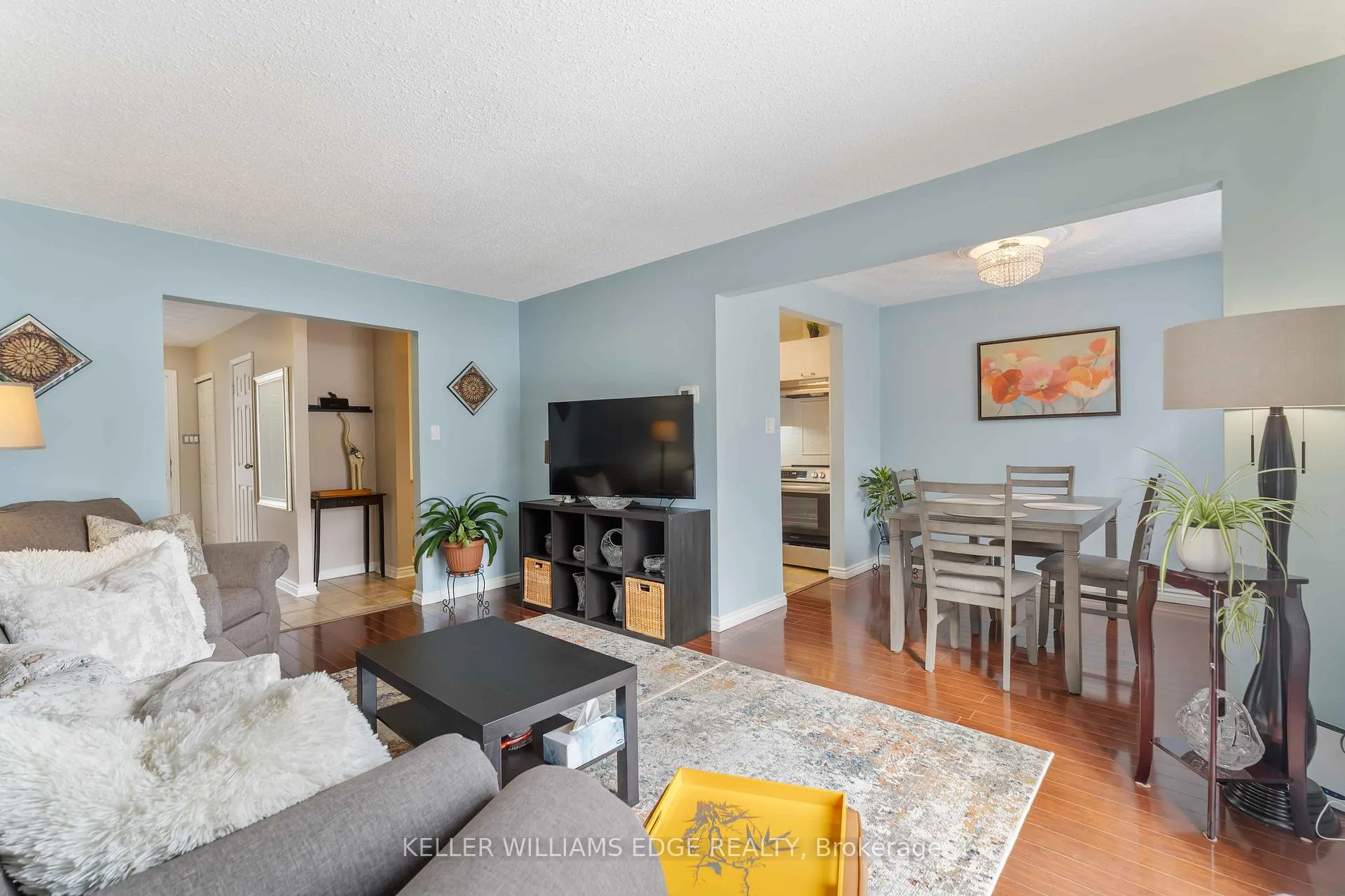 Photo 6 of Unit 22, 300 Rexford Drive, Hamilton, Randall — HOMEH
