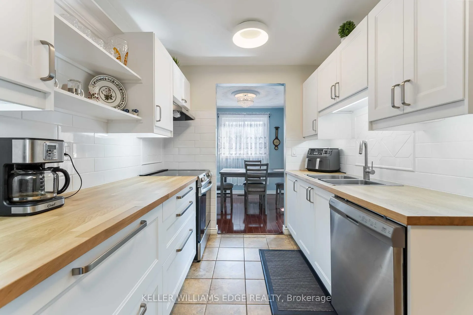 Photo 11 of Unit 22, 300 Rexford Drive, Hamilton, Randall — HOMEH