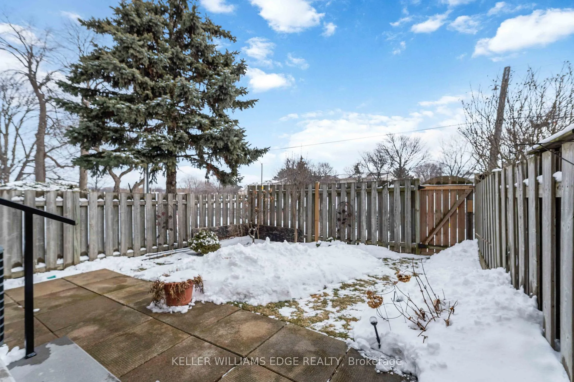 Photo 24 of Unit 22, 300 Rexford Drive, Hamilton, Randall — HOMEH