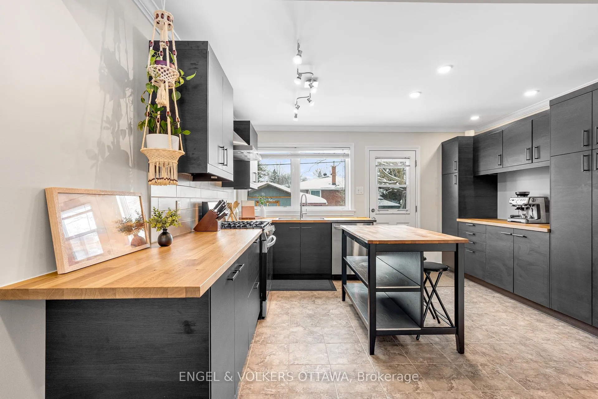 Photo 6 of 2707 Marie Street, Ottawa, Britannia — HOMEH