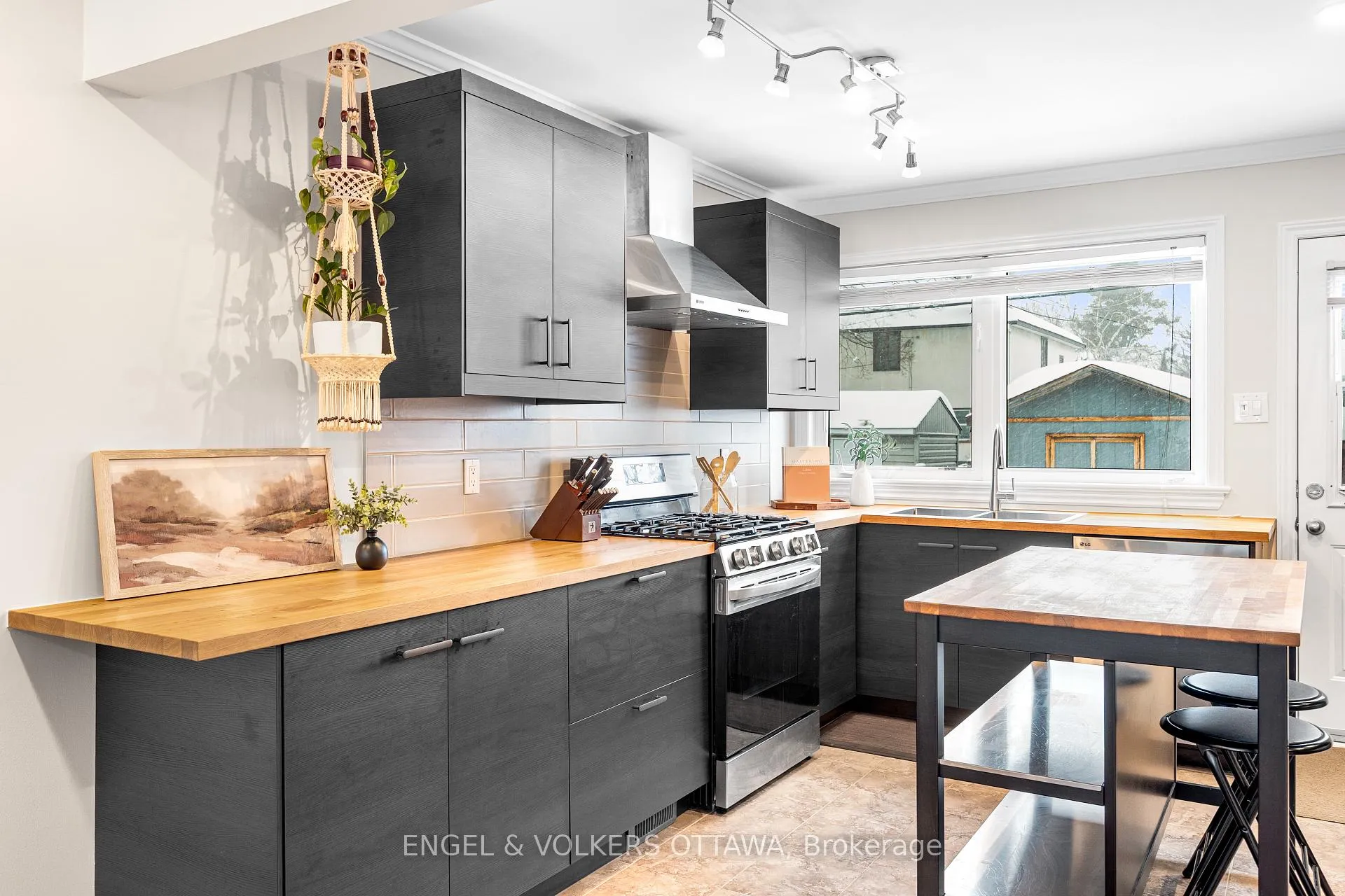 Photo 8 of 2707 Marie Street, Ottawa, Britannia — HOMEH