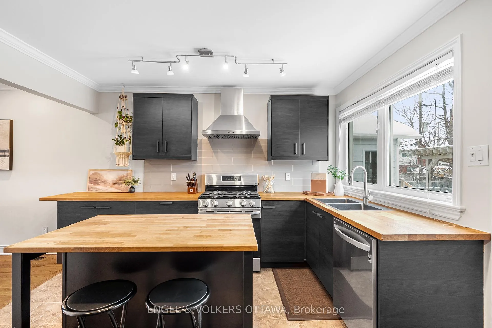 Photo 9 of 2707 Marie Street, Ottawa, Britannia — HOMEH