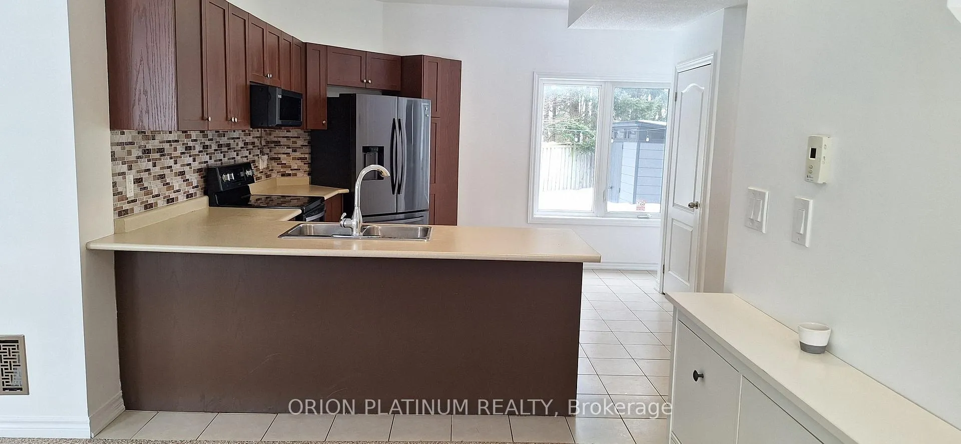 Photo 3 of 33 Arcadia Road, Wasaga Beach — HOMEH