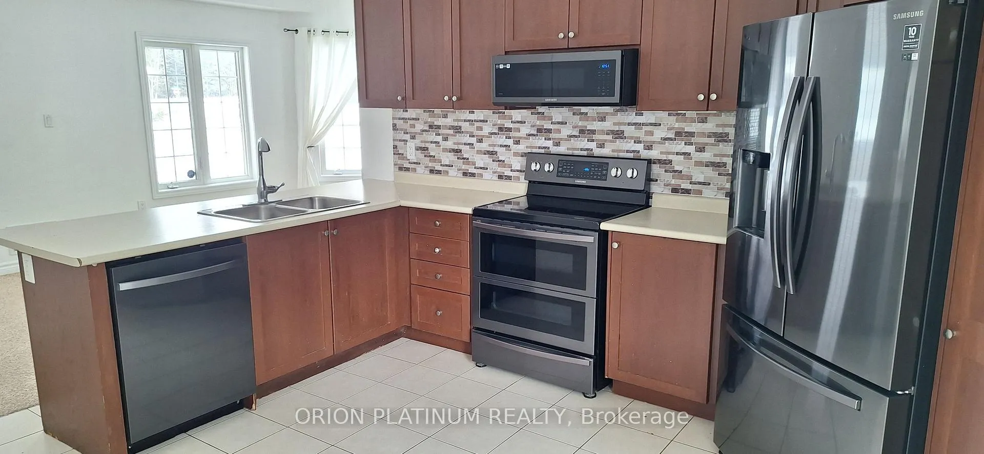 Photo 7 of 33 Arcadia Road, Wasaga Beach — HOMEH