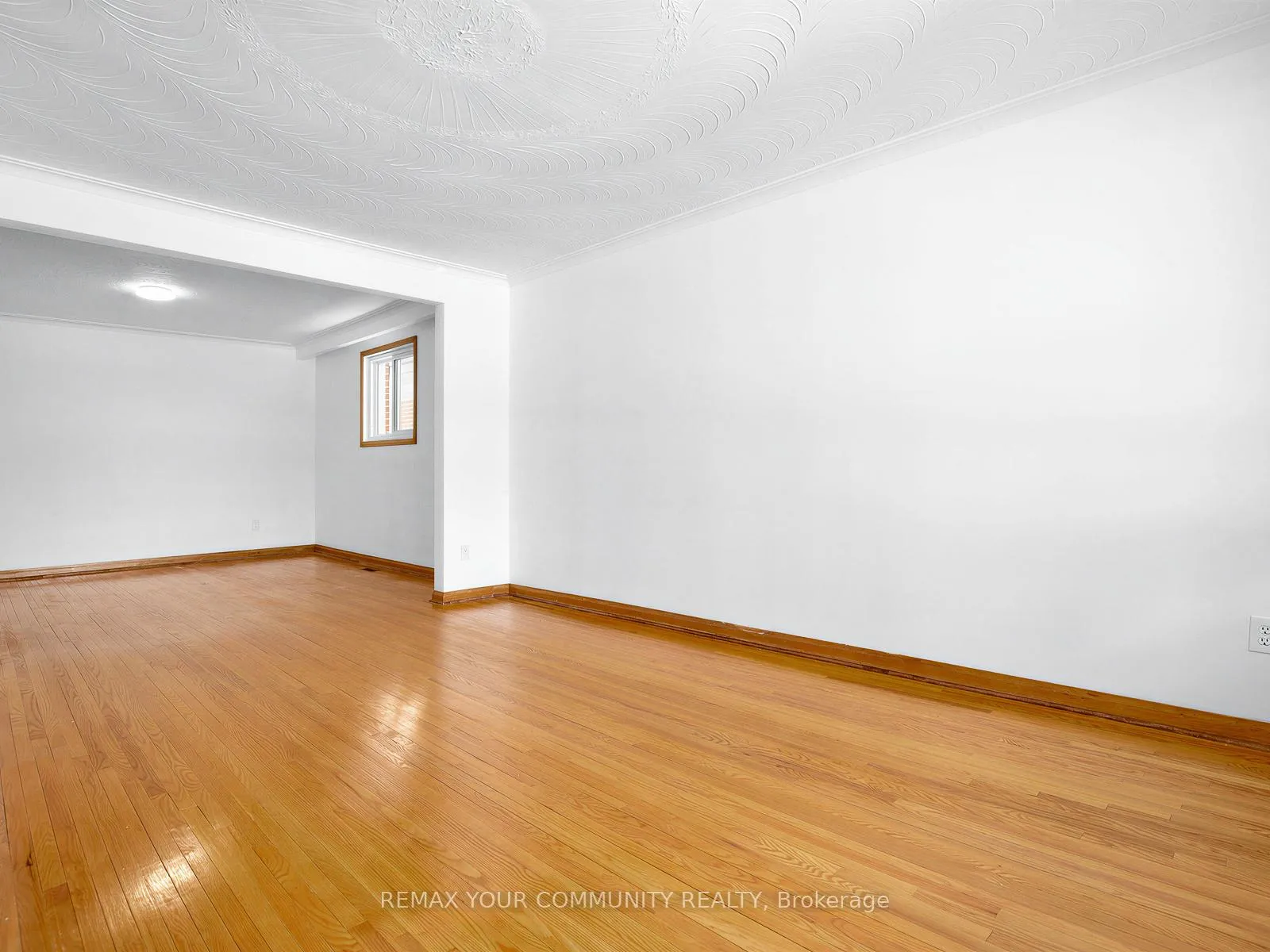Photo 10 of 401 Melrose Avenue, Toronto, Bedford Park-Nortown — HOMEH