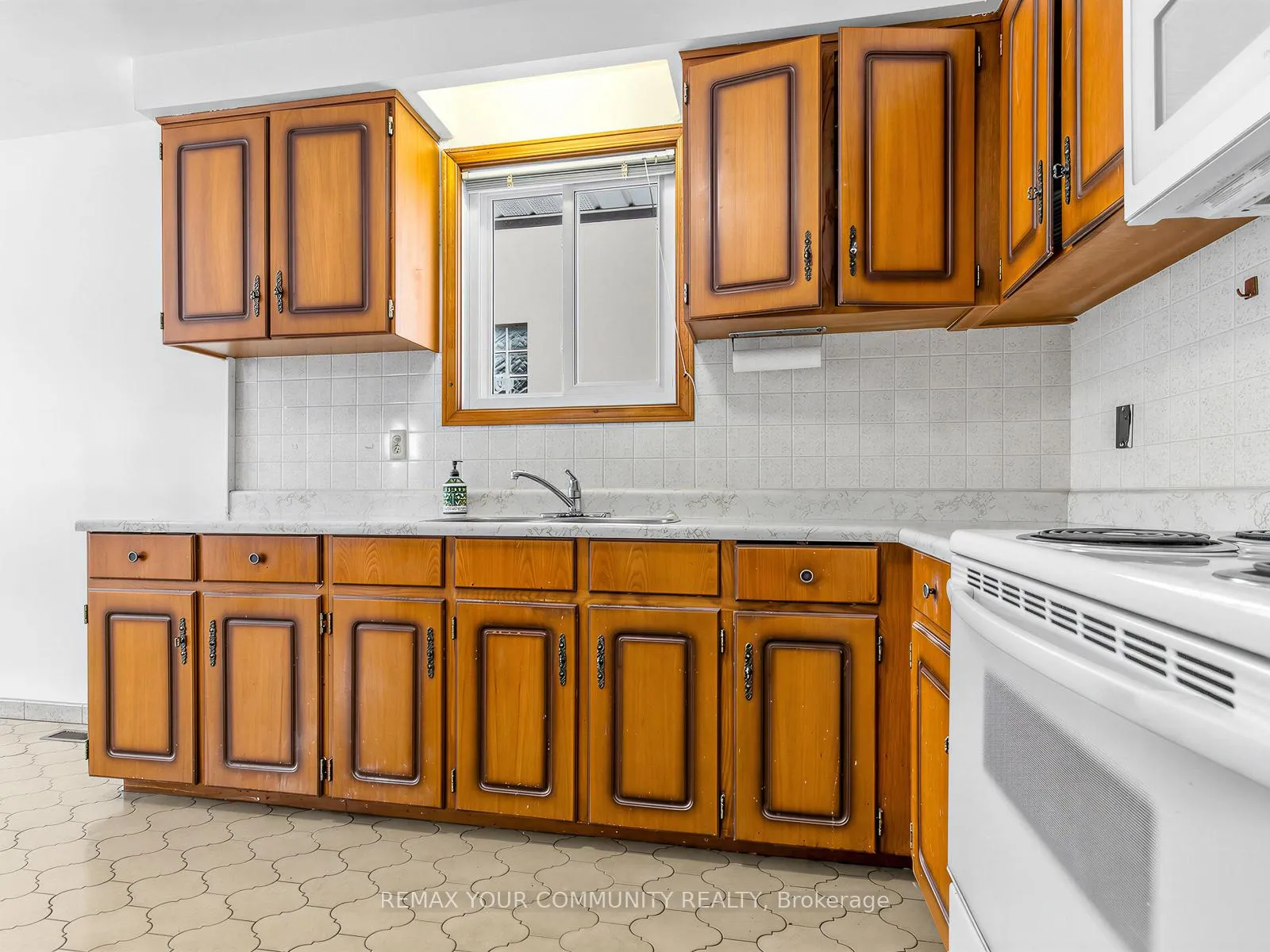 Photo 11 of 401 Melrose Avenue, Toronto, Bedford Park-Nortown — HOMEH