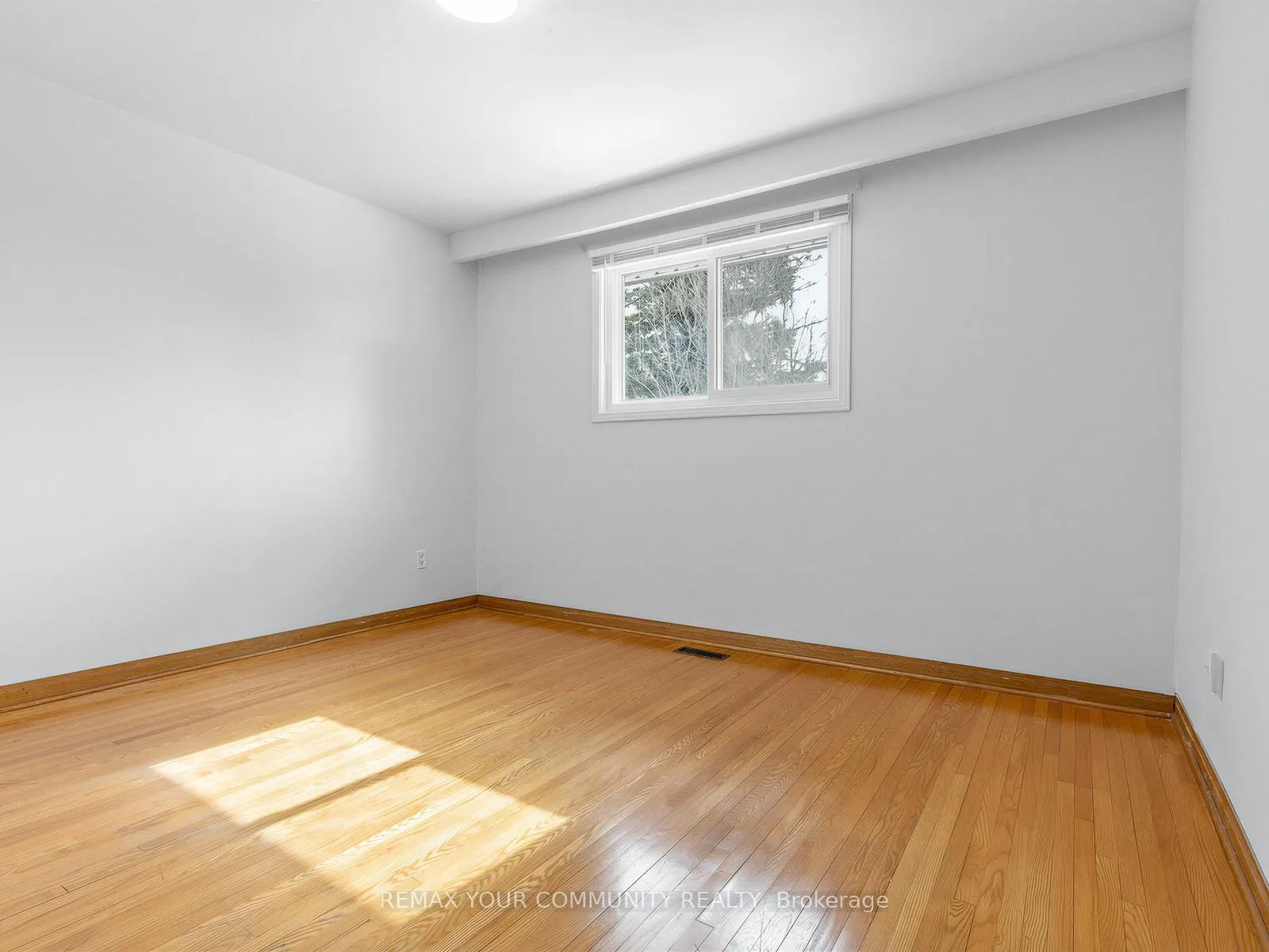 Photo 21 of 401 Melrose Avenue, Toronto, Bedford Park-Nortown — HOMEH