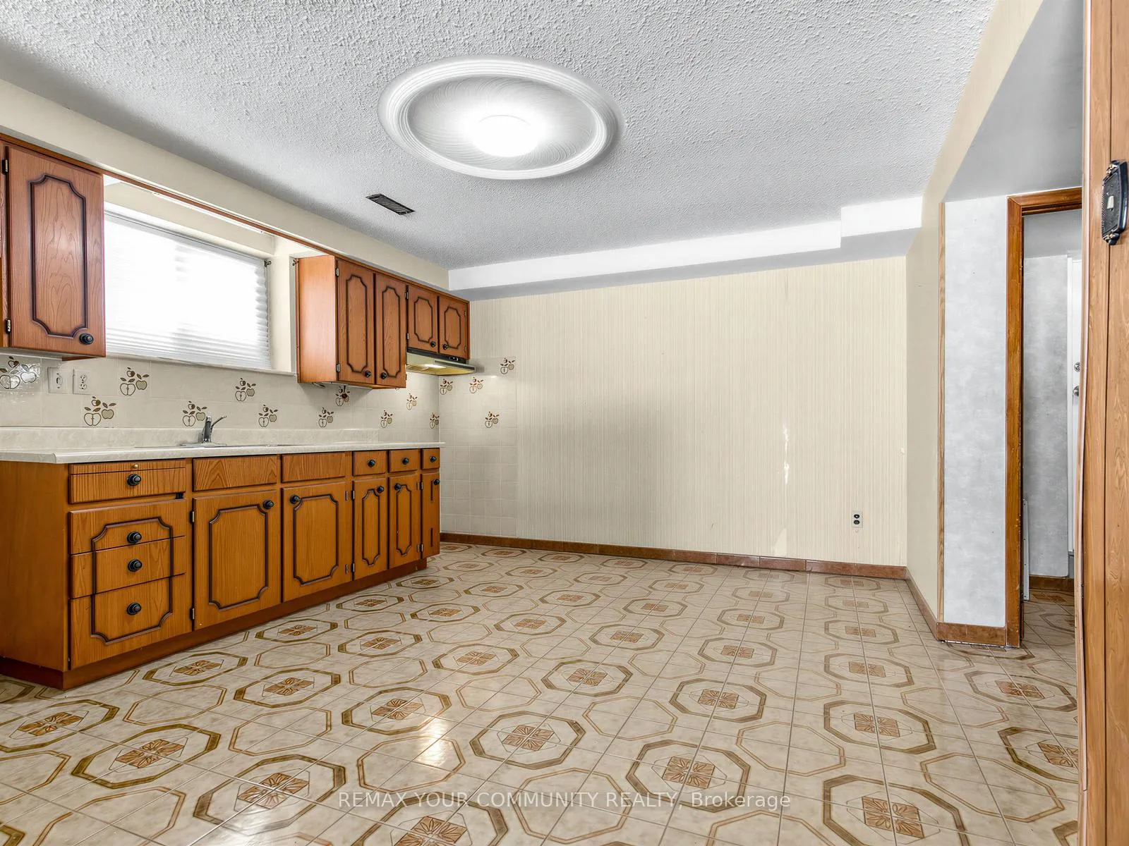 Photo 24 of 401 Melrose Avenue, Toronto, Bedford Park-Nortown — HOMEH