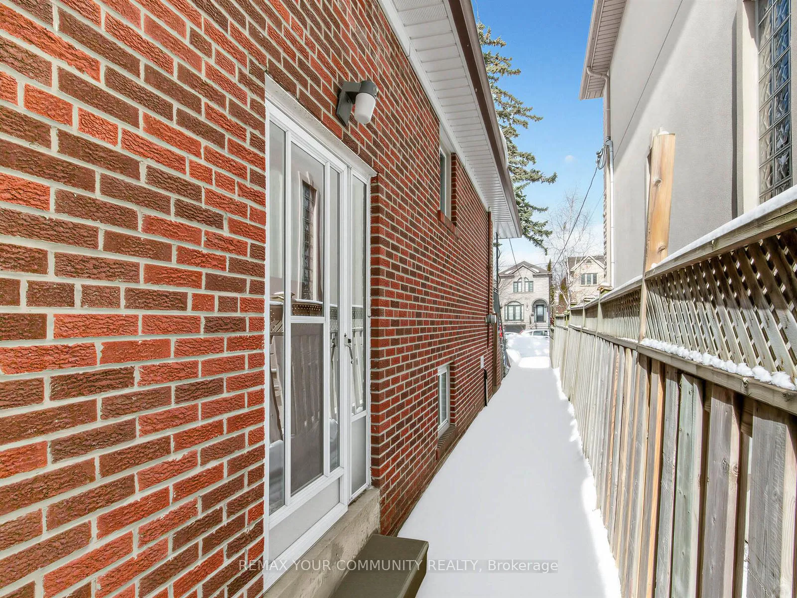 Photo 35 of 401 Melrose Avenue, Toronto, Bedford Park-Nortown — HOMEH