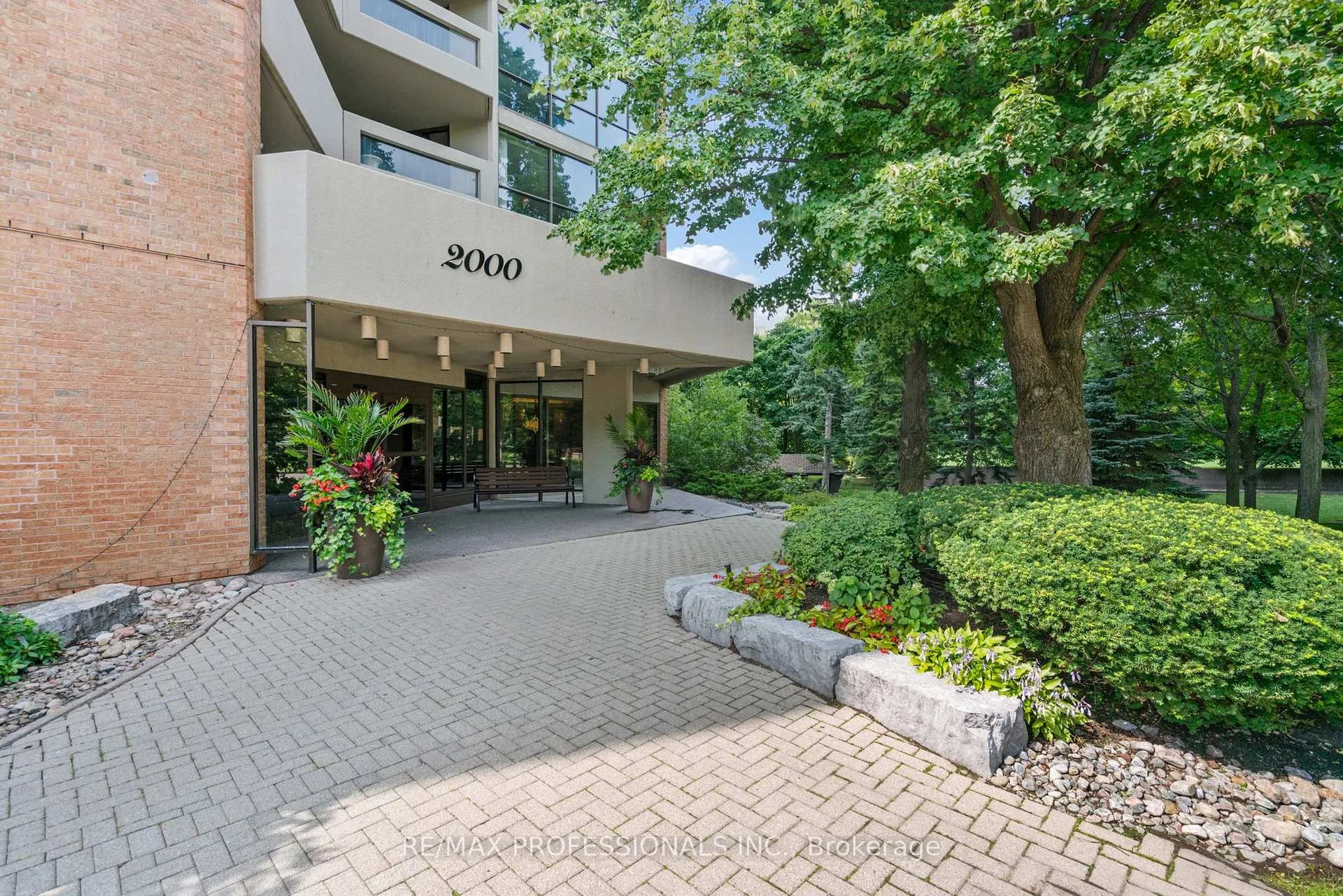 Photo 2 of Unit 808, 2000 Islington Avenue, Etobicoke, Kingsview Village-The Westway — HOMEH