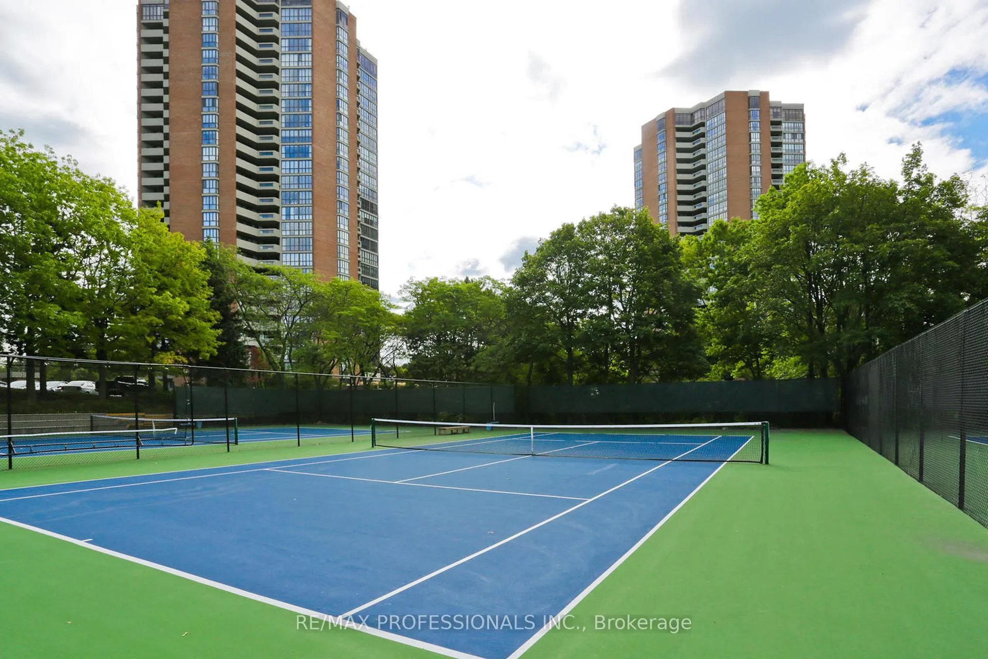 Photo 4 of Unit 808, 2000 Islington Avenue, Etobicoke, Kingsview Village-The Westway — HOMEH