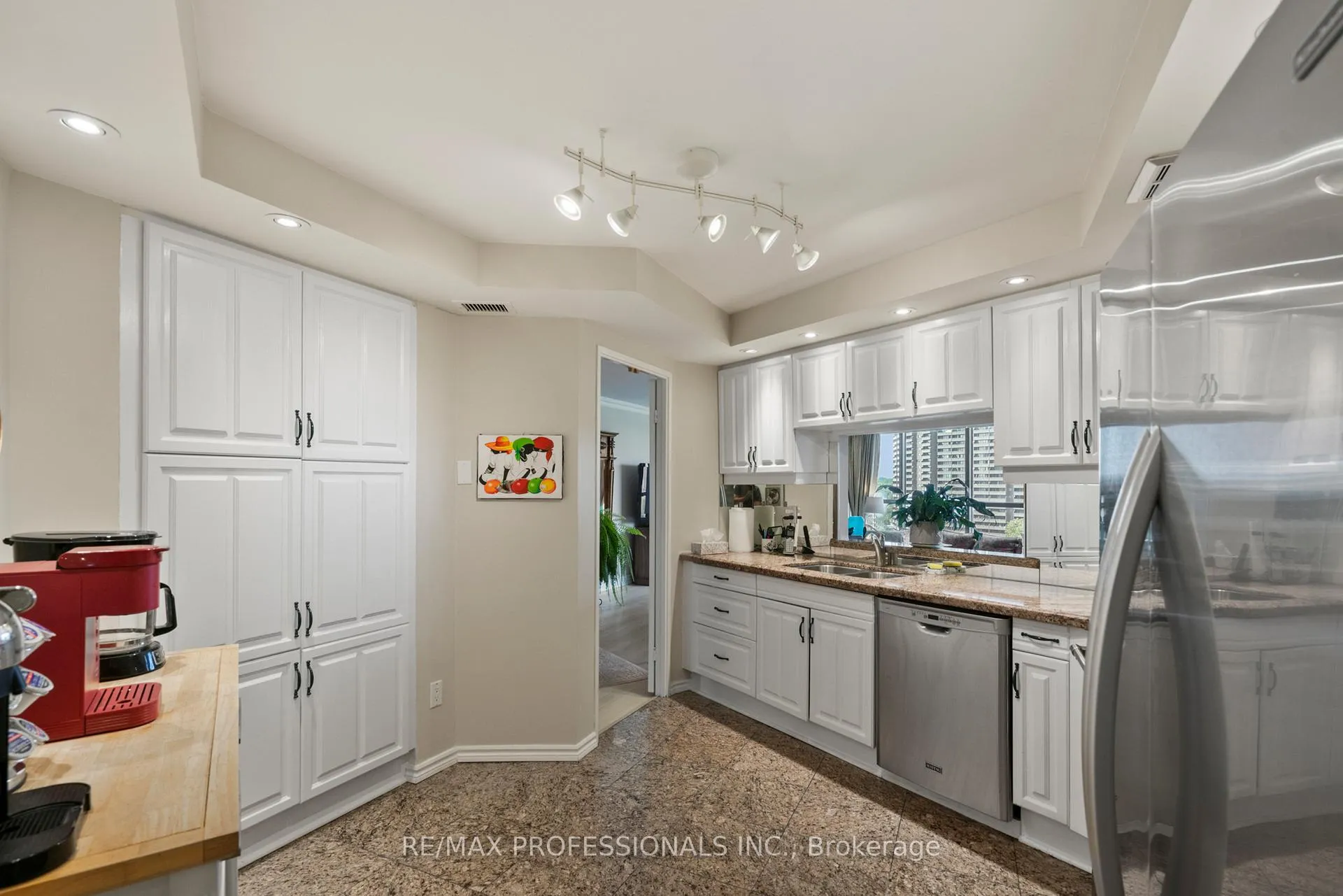 Photo 10 of Unit 808, 2000 Islington Avenue, Etobicoke, Kingsview Village-The Westway — HOMEH