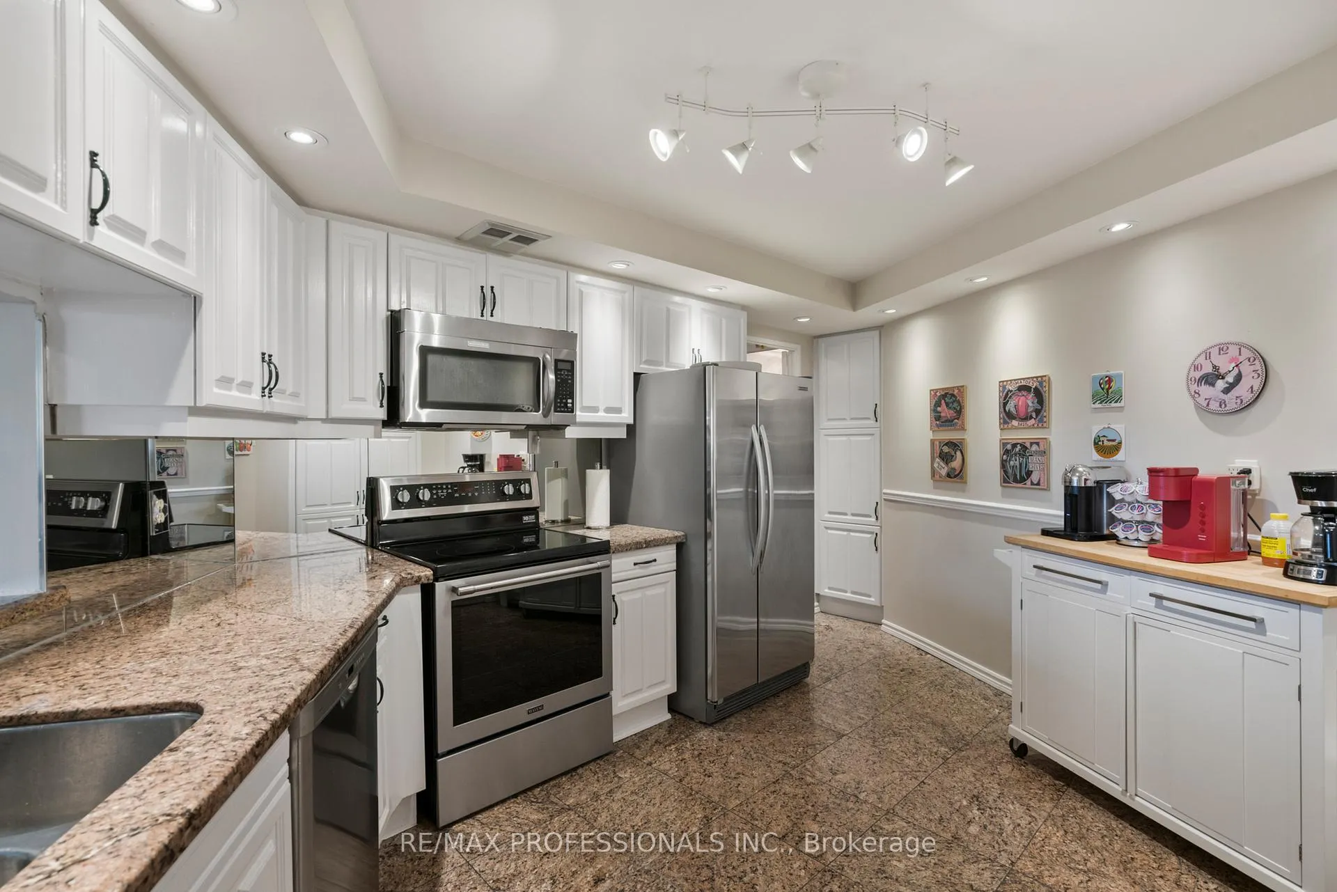Photo 11 of Unit 808, 2000 Islington Avenue, Etobicoke, Kingsview Village-The Westway — HOMEH