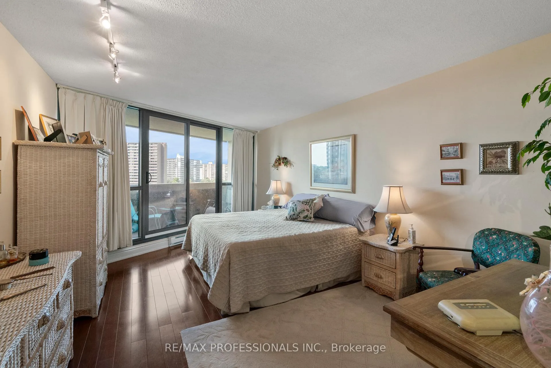 Photo 16 of Unit 808, 2000 Islington Avenue, Etobicoke, Kingsview Village-The Westway — HOMEH