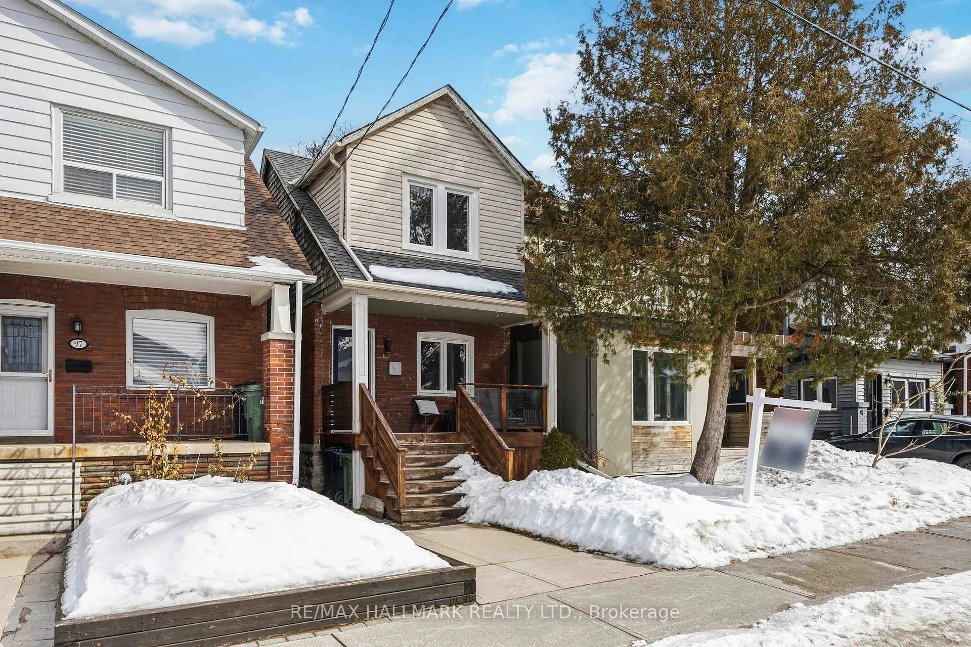 Photo 3 of 95 Chisholm Avenue, Toronto, Woodbine-Lumsden — HOMEH