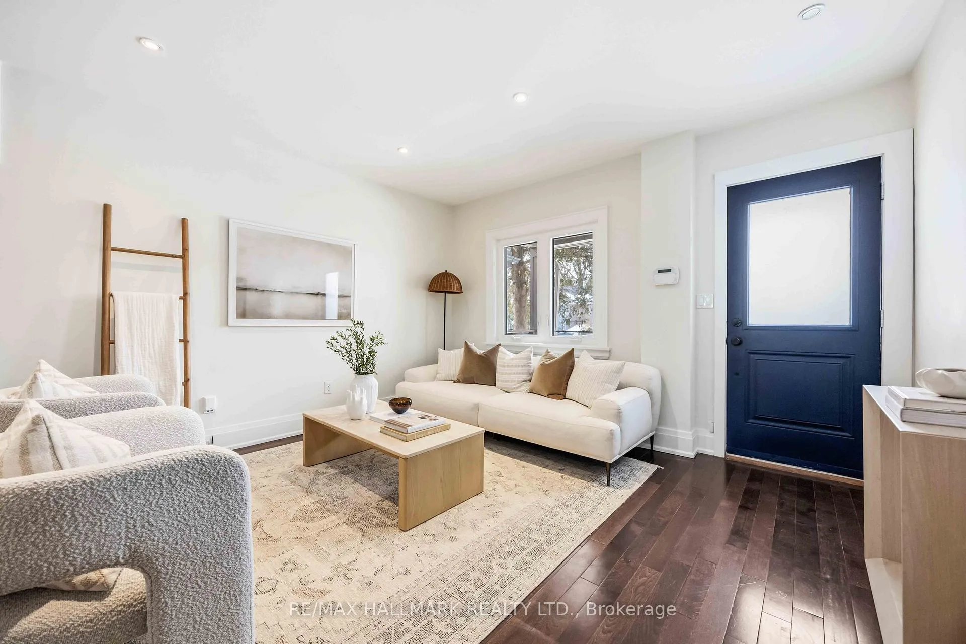 Photo 5 of 95 Chisholm Avenue, Toronto, Woodbine-Lumsden — HOMEH