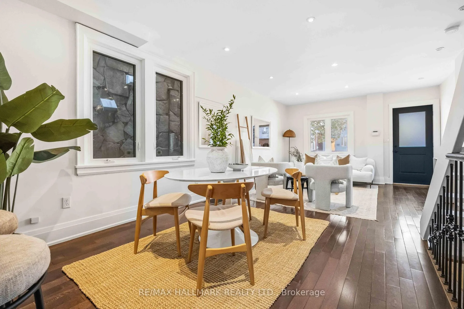 Photo 8 of 95 Chisholm Avenue, Toronto, Woodbine-Lumsden — HOMEH