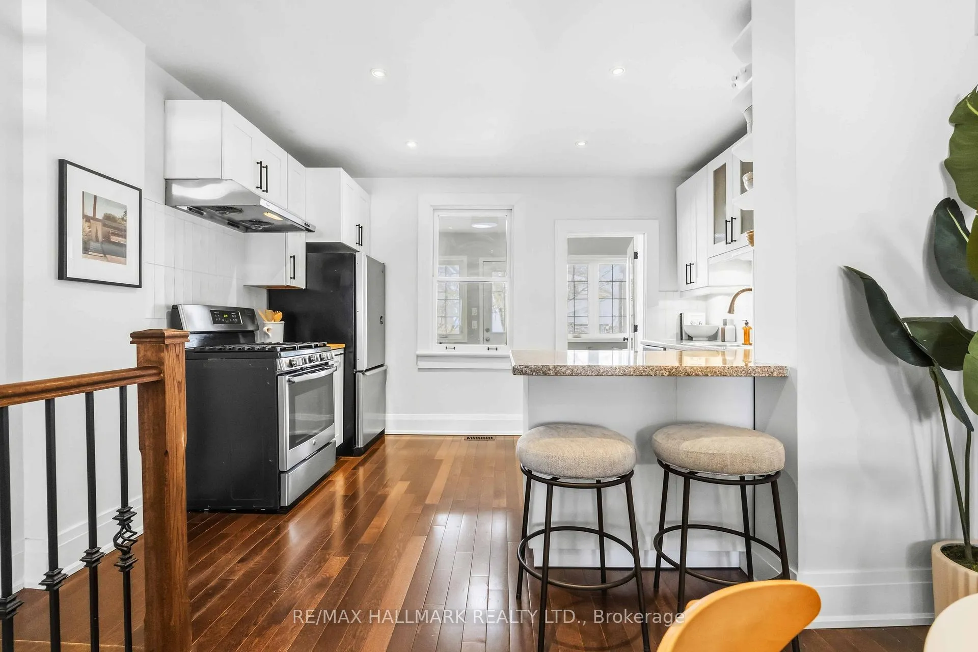 Photo 10 of 95 Chisholm Avenue, Toronto, Woodbine-Lumsden — HOMEH