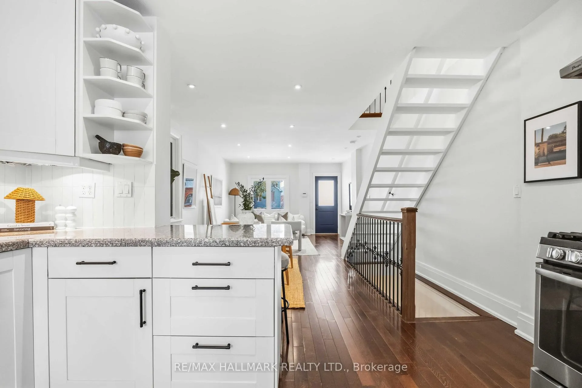 Photo 12 of 95 Chisholm Avenue, Toronto, Woodbine-Lumsden — HOMEH