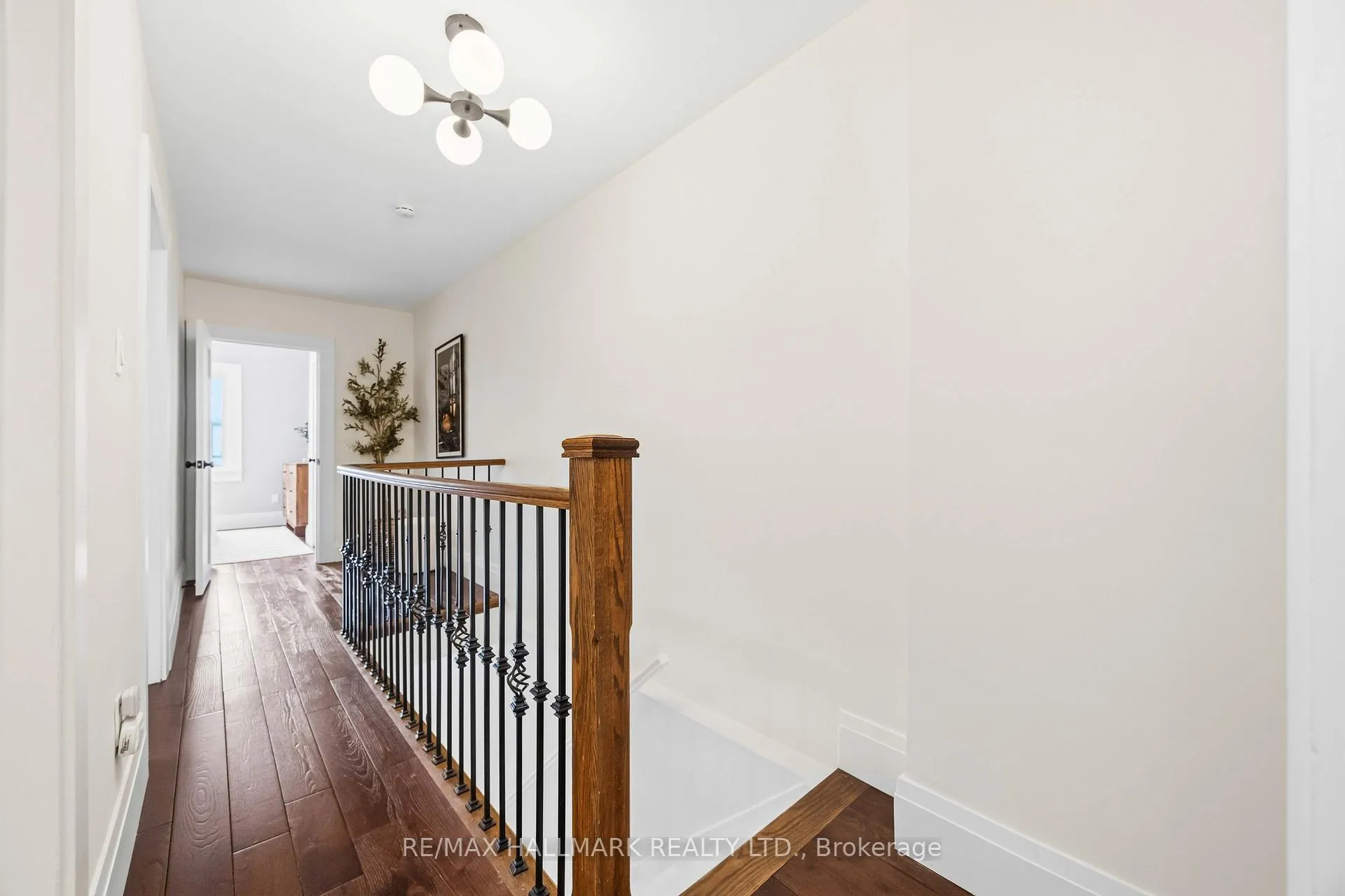 Photo 13 of 95 Chisholm Avenue, Toronto, Woodbine-Lumsden — HOMEH