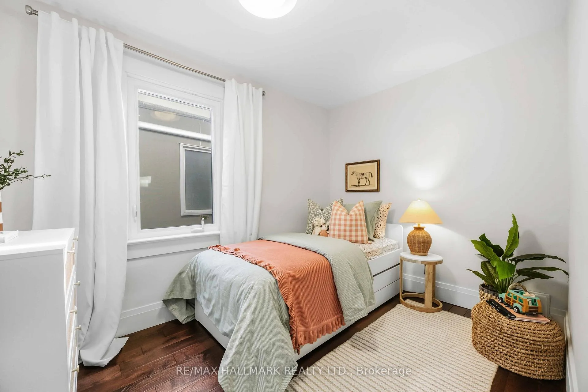 Photo 18 of 95 Chisholm Avenue, Toronto, Woodbine-Lumsden — HOMEH
