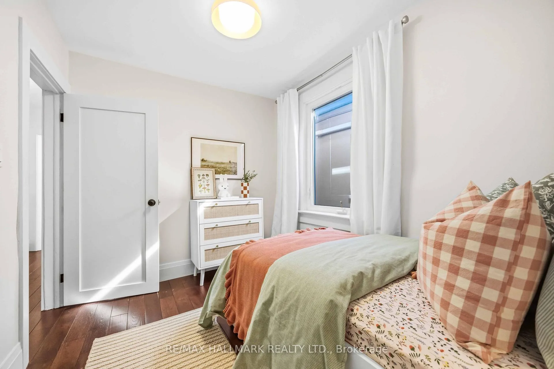 Photo 19 of 95 Chisholm Avenue, Toronto, Woodbine-Lumsden — HOMEH