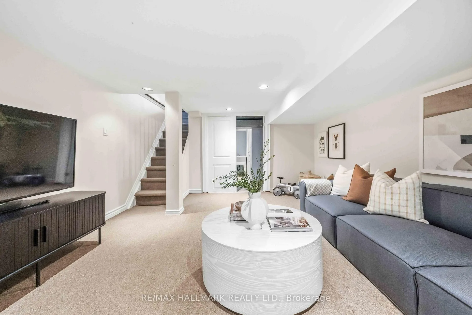 Photo 22 of 95 Chisholm Avenue, Toronto, Woodbine-Lumsden — HOMEH