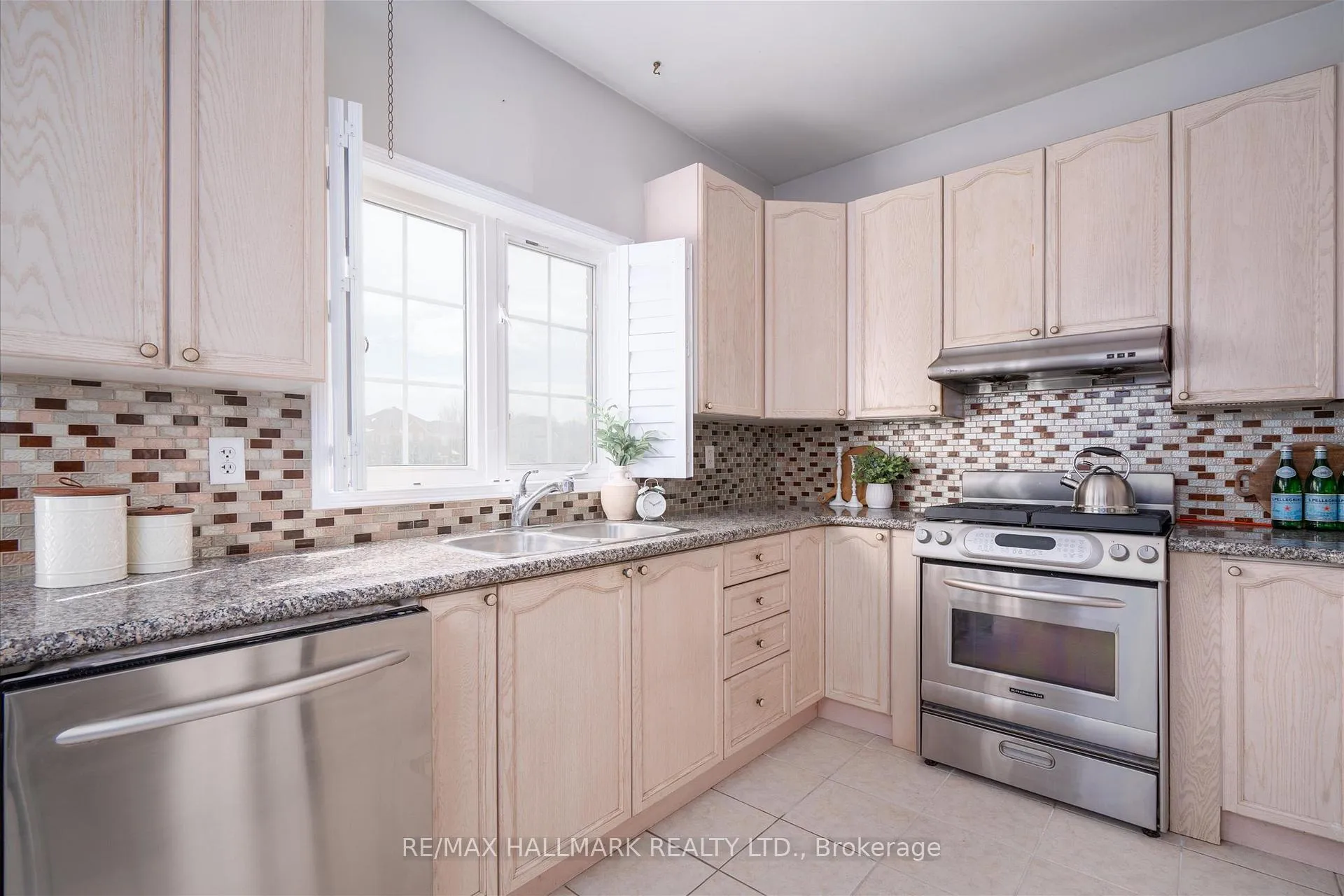 Photo 20 of 35 Haskell Avenue, Ajax, Northwest Ajax — HOMEH