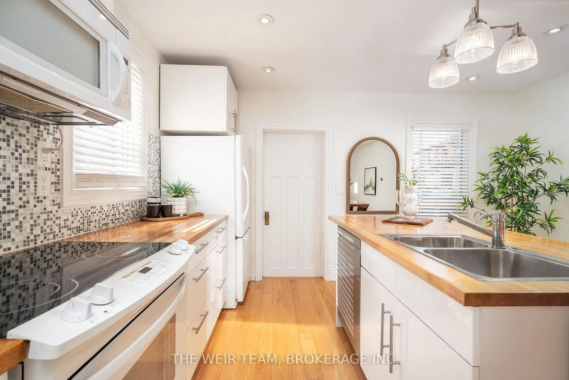Photo 8 of 10 Eldon Avenue, Toronto, Crescent Town — HOMEH