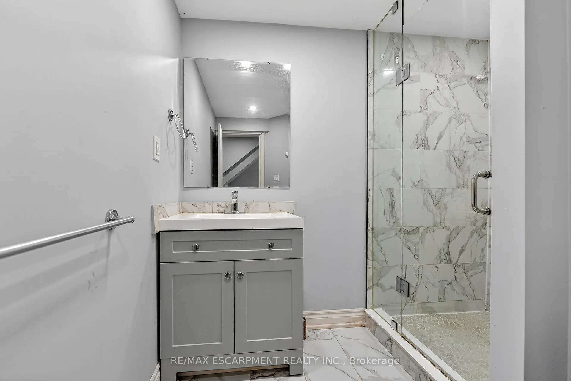 Photo 14 of Unit Lower, 214 Main Street E, Grimsby, Grimsby East — HOMEH