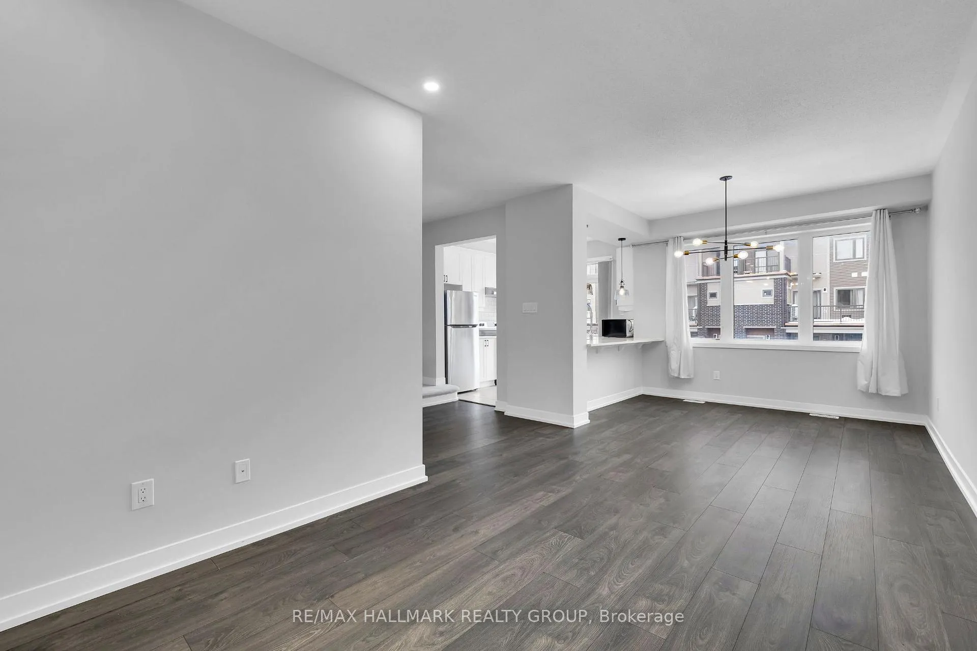 Photo 2 of 233 Anyolite Private, Ottawa, Barrhaven - Heritage Park — HOMEH