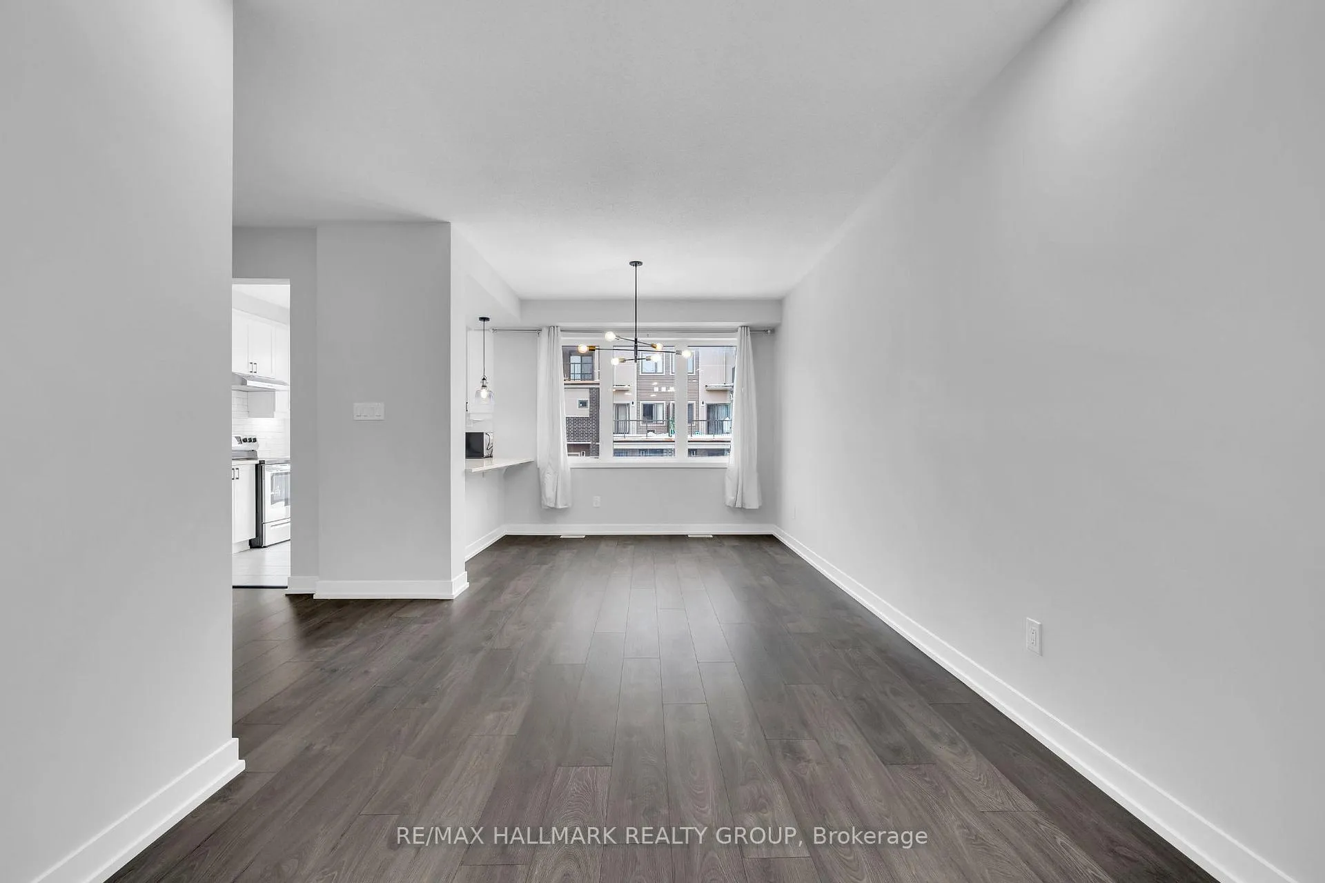 Photo 6 of 233 Anyolite Private, Ottawa, Barrhaven - Heritage Park — HOMEH