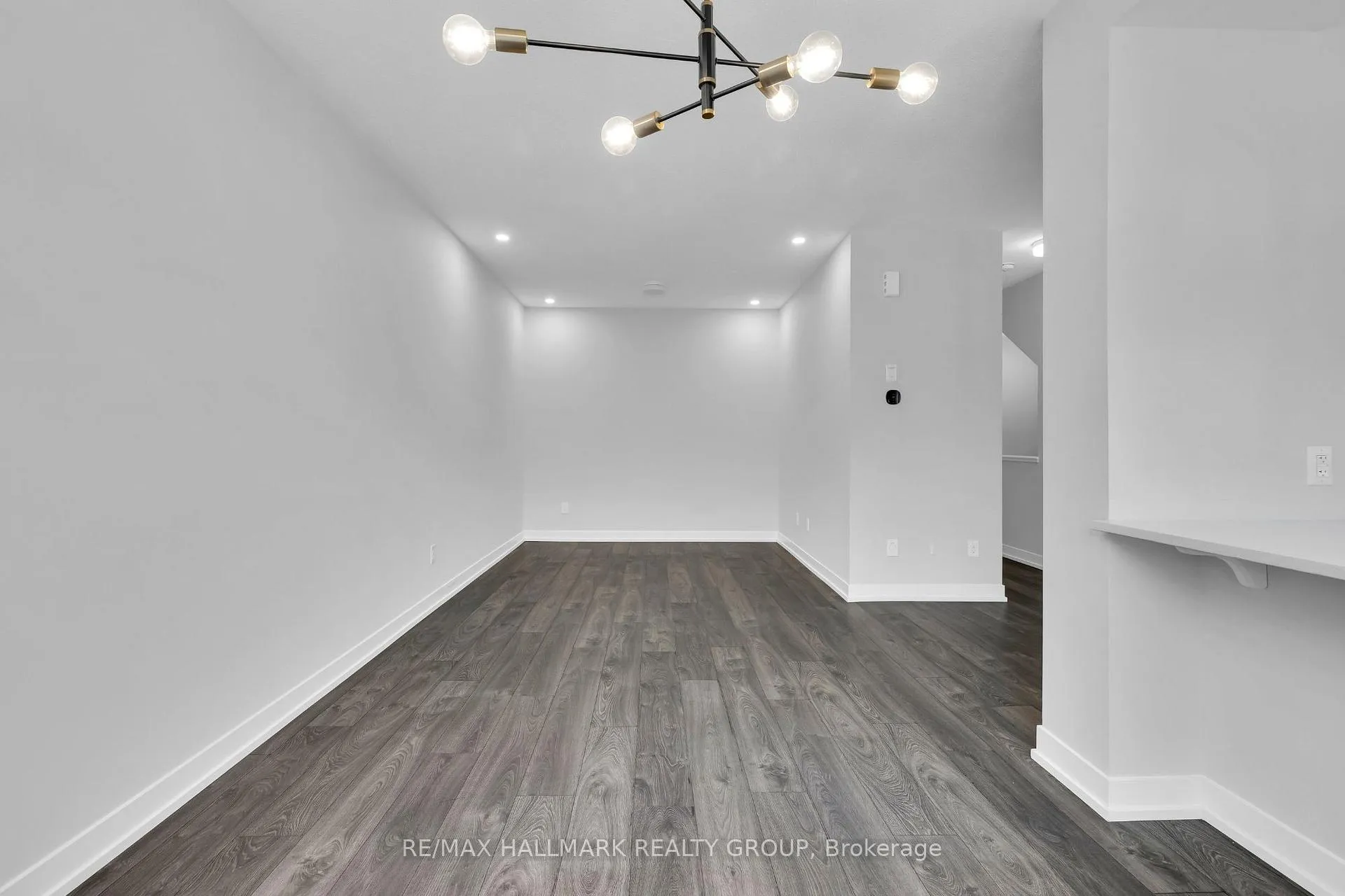 Photo 9 of 233 Anyolite Private, Ottawa, Barrhaven - Heritage Park — HOMEH
