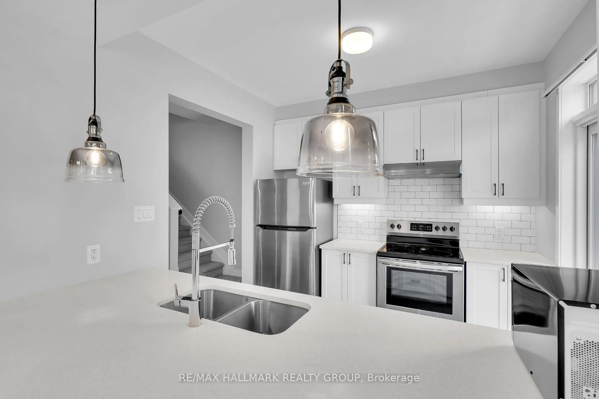 Photo 14 of 233 Anyolite Private, Ottawa, Barrhaven - Heritage Park — HOMEH