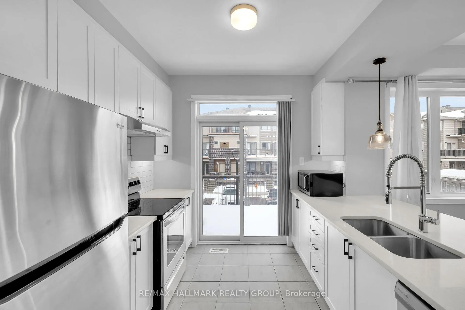 Photo 15 of 233 Anyolite Private, Ottawa, Barrhaven - Heritage Park — HOMEH