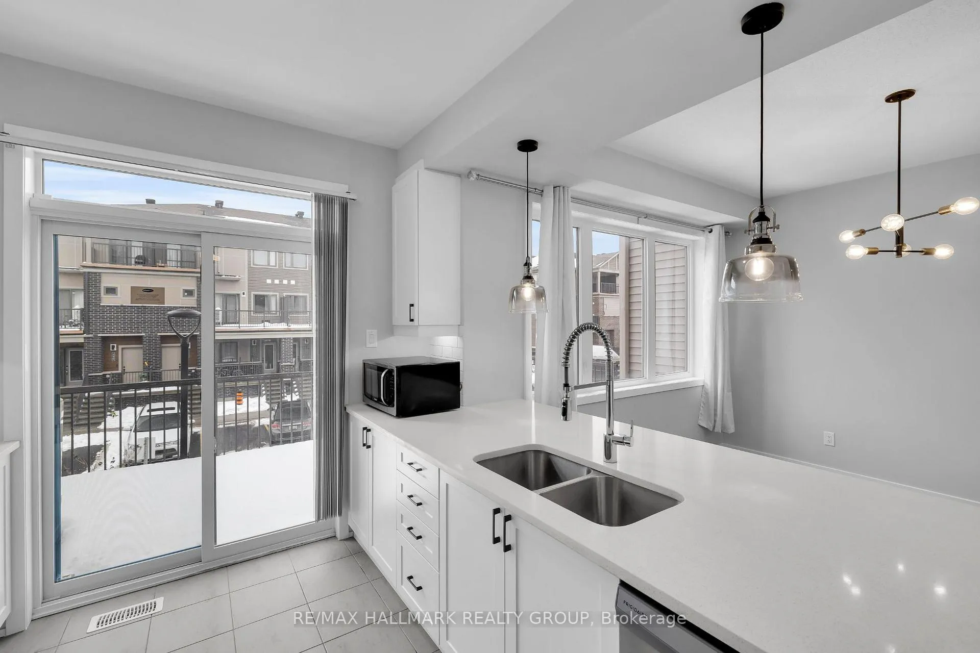 Photo 16 of 233 Anyolite Private, Ottawa, Barrhaven - Heritage Park — HOMEH