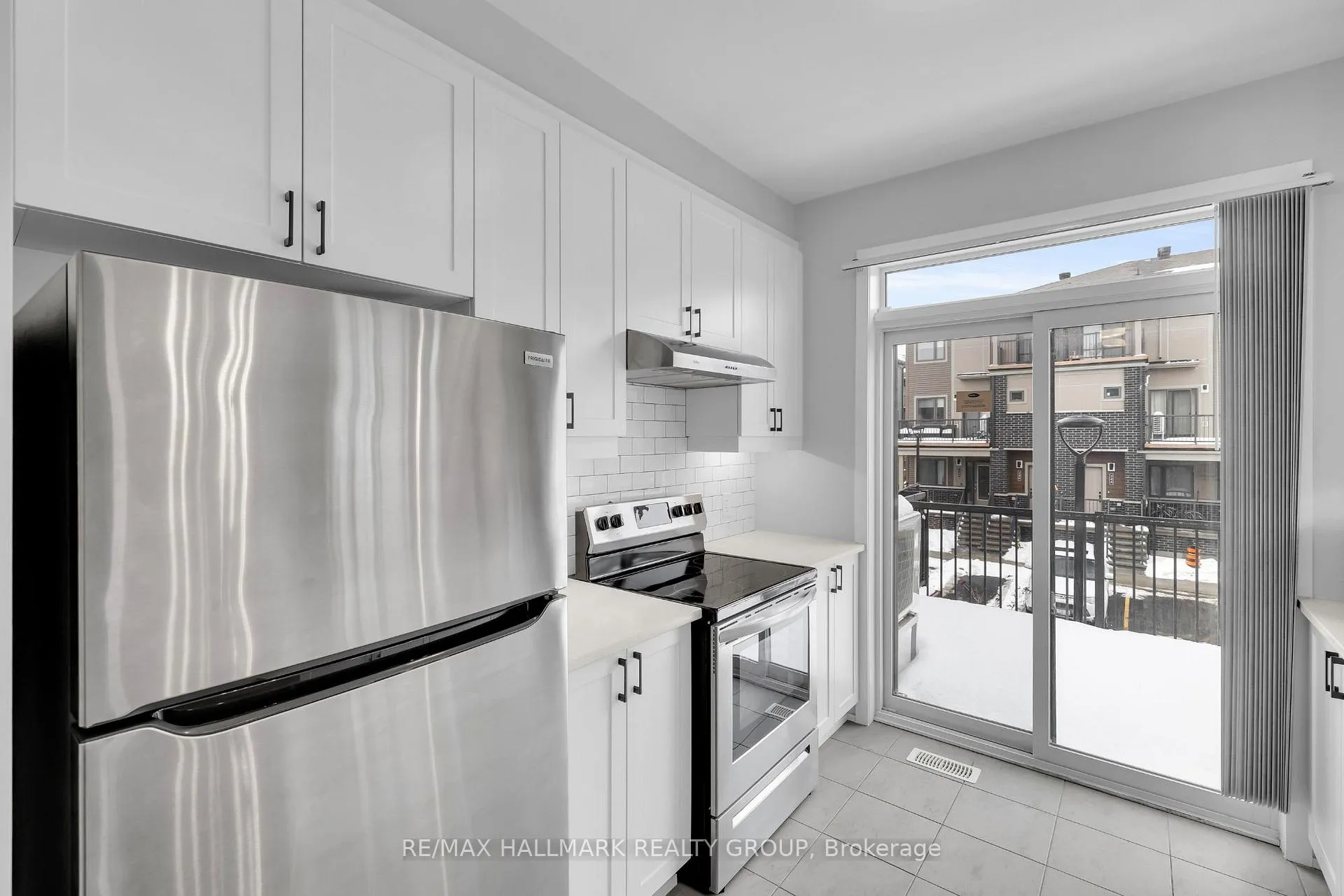 Photo 17 of 233 Anyolite Private, Ottawa, Barrhaven - Heritage Park — HOMEH