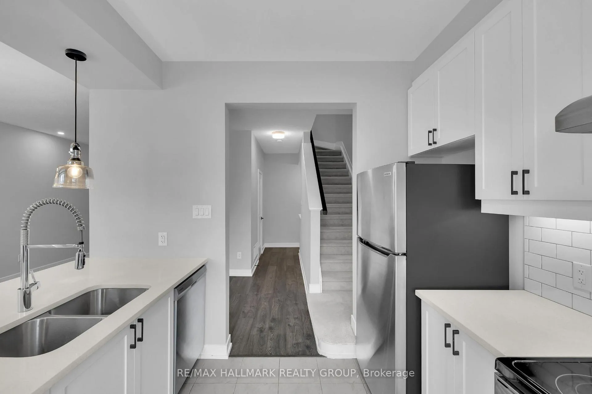 Photo 18 of 233 Anyolite Private, Ottawa, Barrhaven - Heritage Park — HOMEH