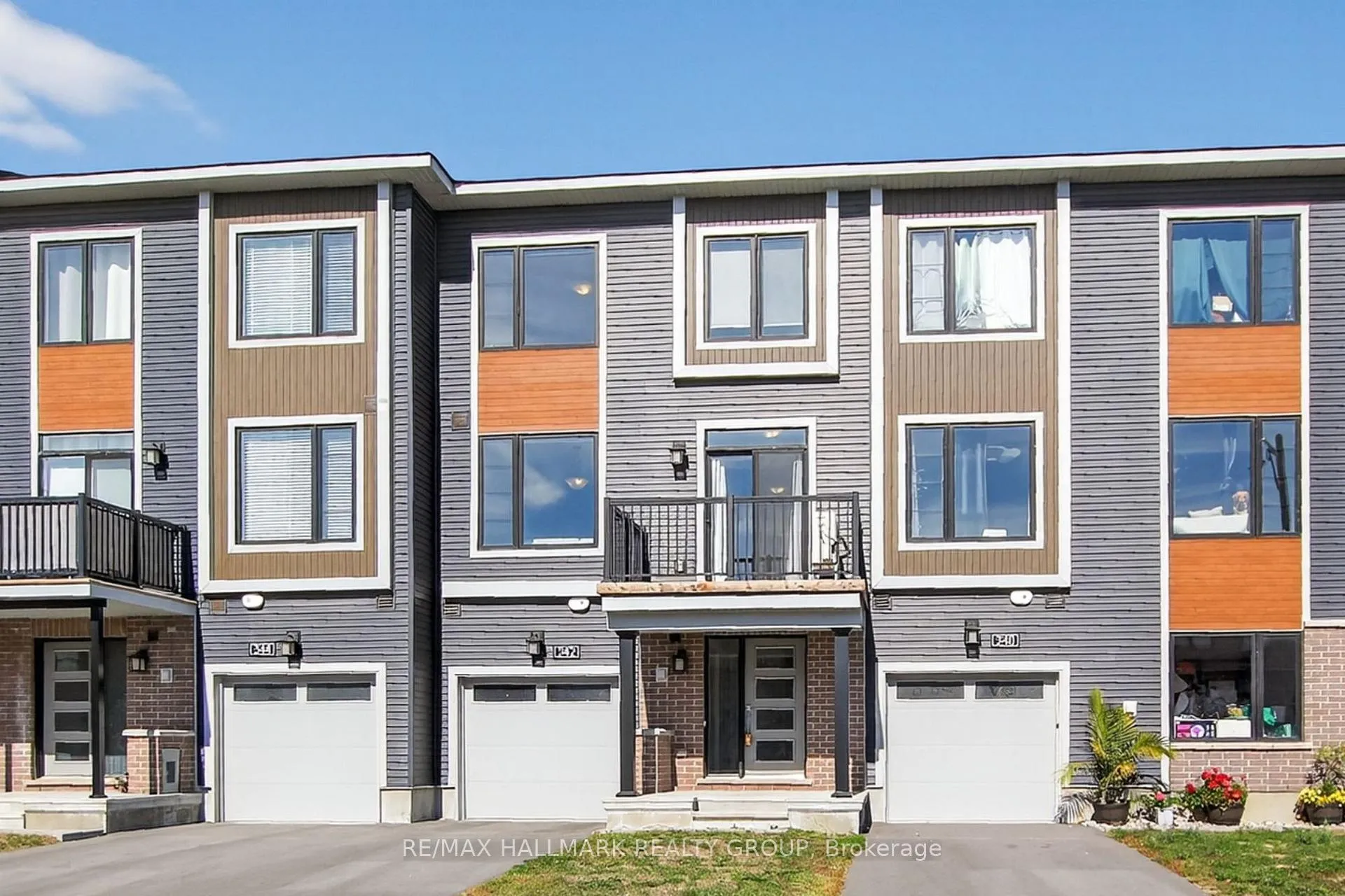 Front of 342 Raheen Court